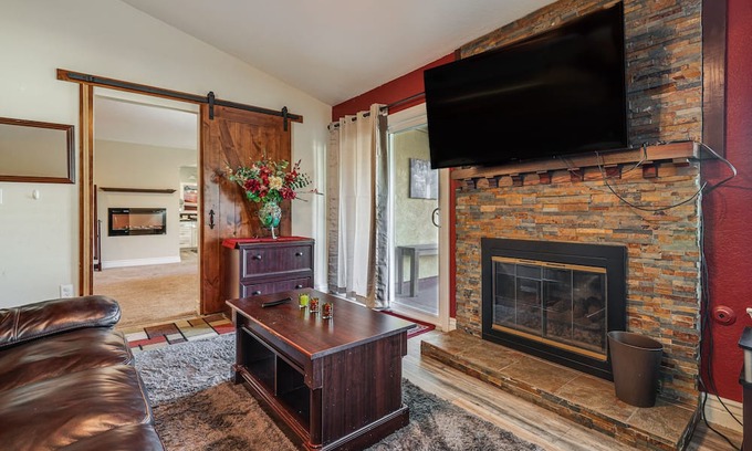 Ceres Casa | Ceres Home w/ Private Hot Tub, Fire Pit & Grill!