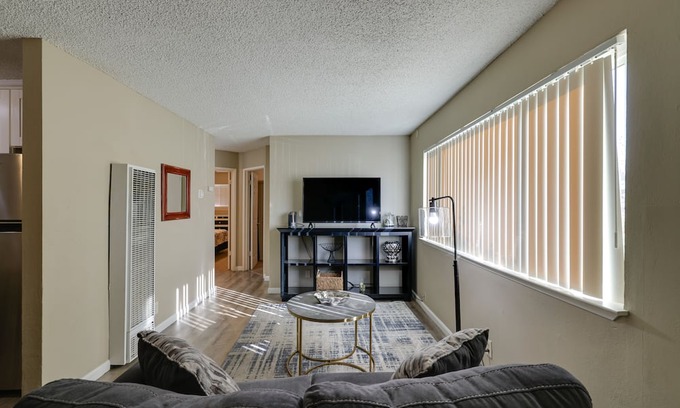 Raisin Apartamento | Fresno Apt Near Attractions, Shopping & Dining!