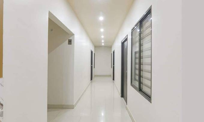 Sarnath Hotel | Fabhotel Us Inn