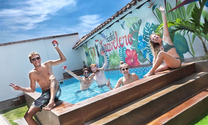 Santa Cruz Hotel | Hostal Backpackers Travelero