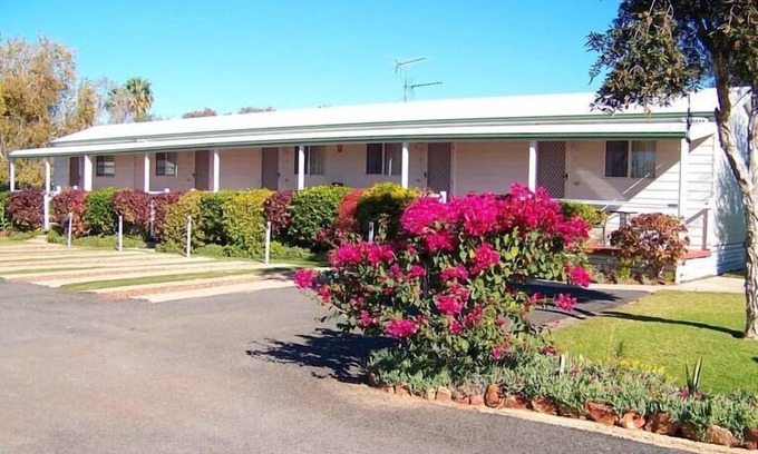 Cunnamulla Hotel | Country way Motor inn