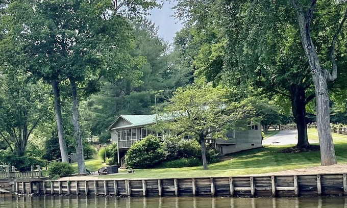 Hickory Casa | Relax at Pretty Point on Lake Hickory with amazing lake views throughout house!