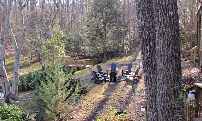 New London Casa | The Peaceful Cove Home - Badin Lake Home, Cottage and boat for rent!