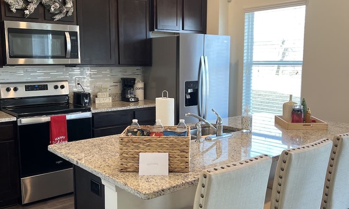 McCalla Casa | McCalla Modern Oasis. 25 minutes from Tuscaloosa and Birmingham!