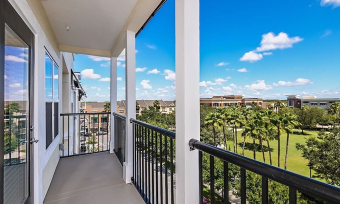 Orlando Apartamento | New Unit - offers great views from balcony of downtown Orlando. Great location!