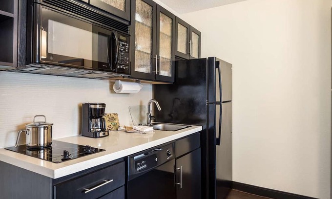 Huntsville Casa | Ensuring a Very Comfortable & Memorable Stay! 3 Comfortable Units, Pets Allowed