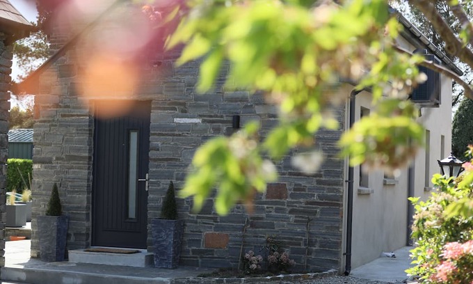 Goleen Cabaña | Gorgeous traditional stone one bedroom cottage; A haven of tranquility in Goleen