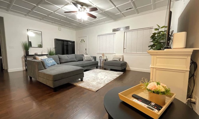 Forest Grove Casa | Lovely 3-bedroom house Pool Table fire pit Near Pacific Univ.