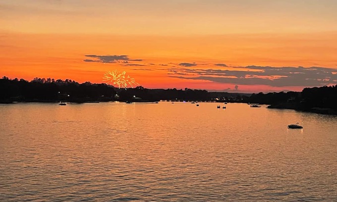 Waterloo Casa | "Sunset Haven" Waterfront Escape on Lake Greenwood