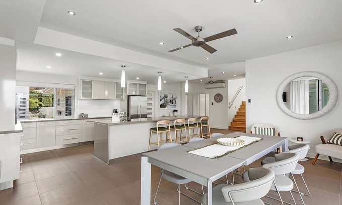 Port Lincoln Casa | Pearl On Calais