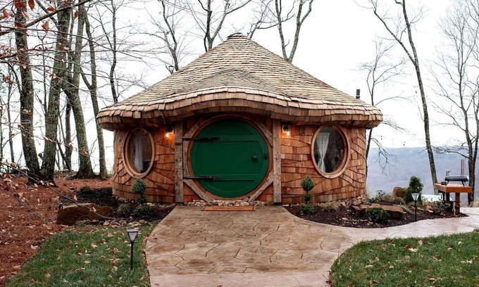 Rising Fawn Cabina | Amazing Hobbit House with Fire Pit and Barbecue in Rising Fawn, Georgia