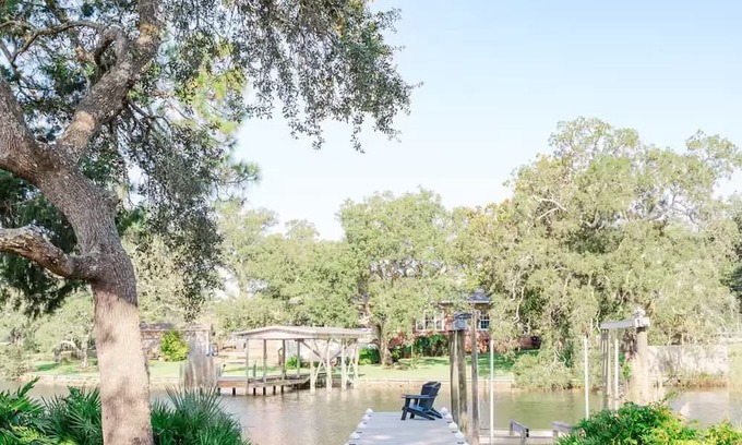 New Warrington Casa | Bayou Grande Retreat- Waterfront with private dock