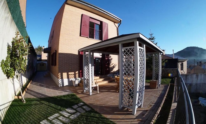 San Rafael Casa | Holiday Home 'Nootka' with Mountain View, Private Garden and Wi-Fi