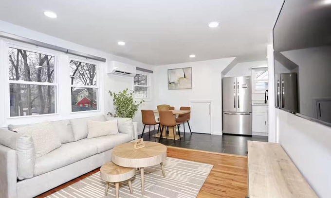 Bergenfield Casa | -NEW- Modern NYC Escape near MetLife/AD MALL/EWR