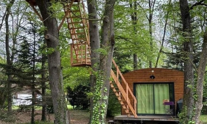 Saint-Just-de-Claix Casa | Chalet and terrace perched in the trees