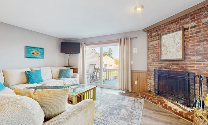 Center Ossipee Condominio | All Season Stunning Views & Lake Access: Water sports, Hiking, Golfing, Skiing