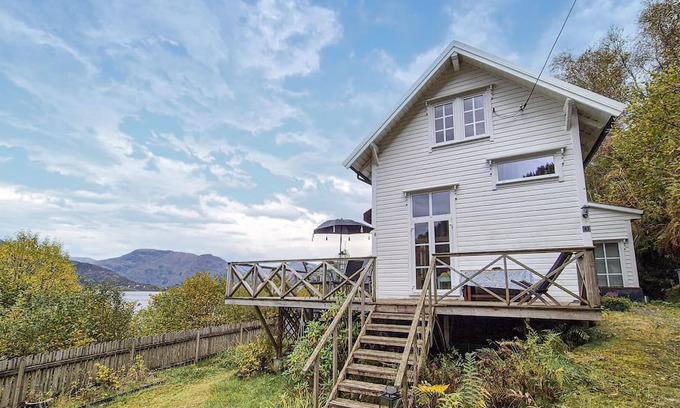 Vaksdal Municipality Casa | Beach front home in Vaksdal with house sea view