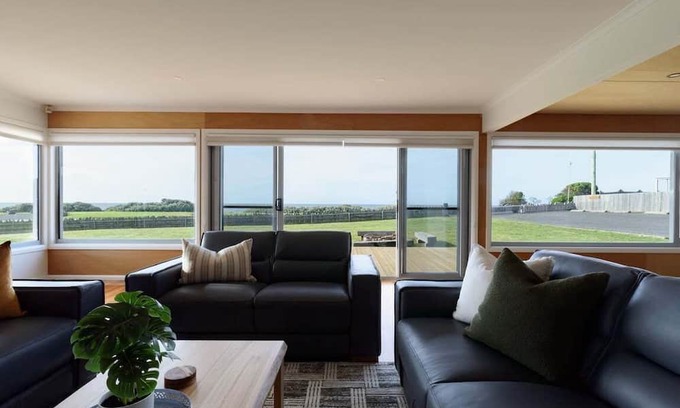 East Devonport Casa | Oceanfront Escape with Fire Pit & Coastal Views