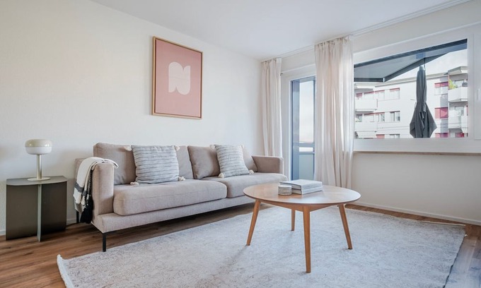 Dietikon District Apartamento | Blueground | Dietikon, balcony, nr Park