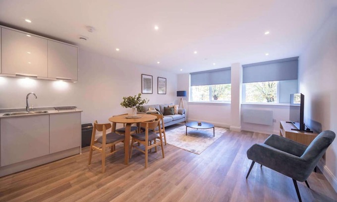 Gravesend Apartamento | Fabulous 2BR Apartment at Trinity Point, Gravesend