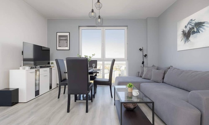 Praga Poludnie Apartamento | Rondo Wiatraczna 412 Warsaw | Skyview Apartment | Parkining & Balcony