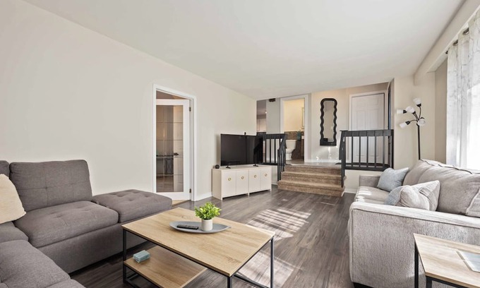 Sarnia Casa | Severin Poolside Retreat