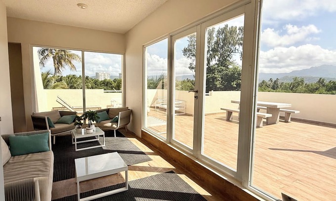 Solimar Apartamento | Casa Cielo Azul-Beachfront, private rooftop; 3 bedroom, 2 bath Luquillo Escape