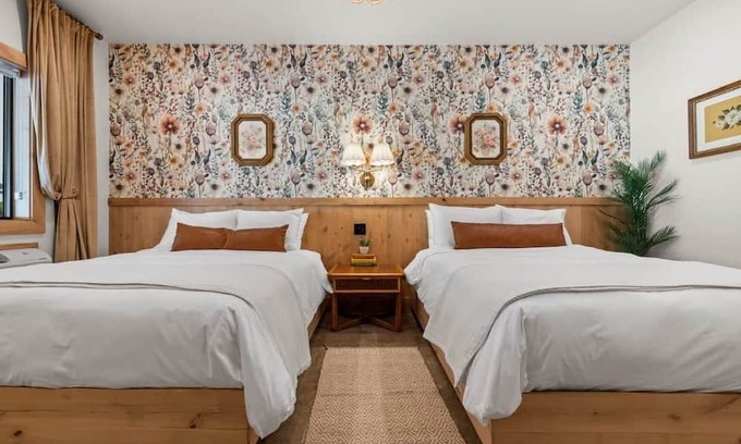 Jasper Hotel | The Garden Room