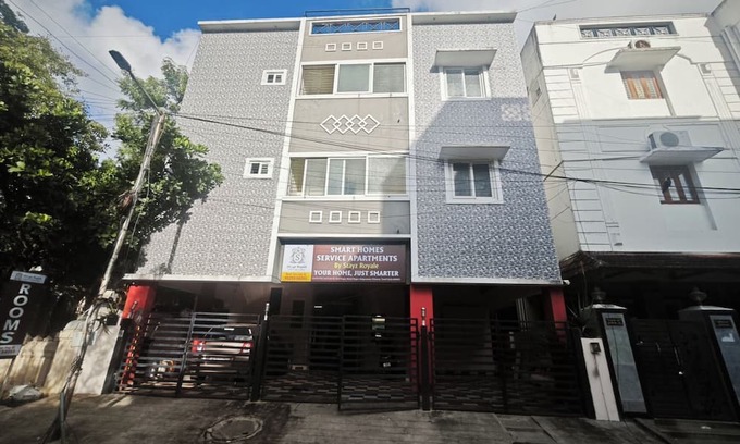 Chennai Apartamento | Smart Home Service Appts by Stayz Royale