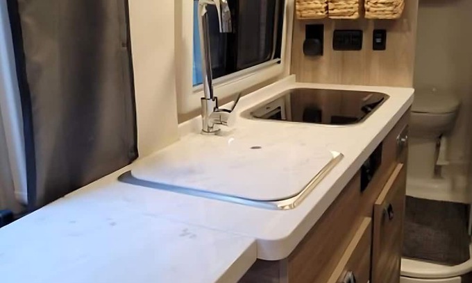 Fallbrook Casa | Cozy Campervan in peaceful Fallbrook sleeps 2