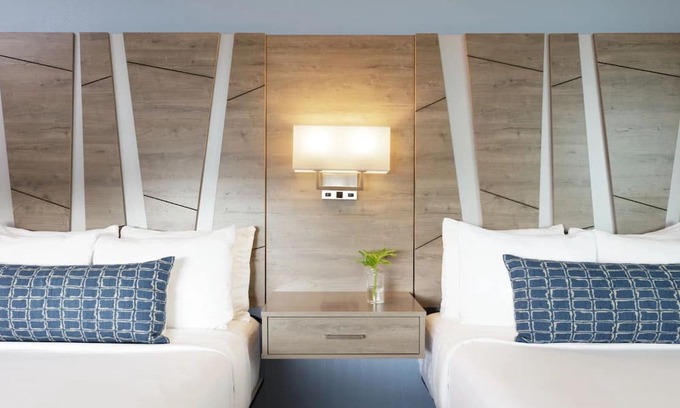 Pinellas Point Hotel | Inviting Coastal Retreat w/Private Beach Access & Sunset Views | 2 Units