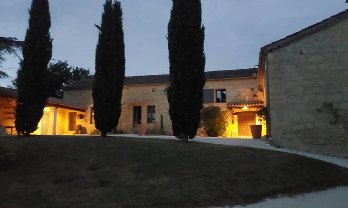 Terraube Apartamento | Duplex studio "La Volière" 10 minutes from Lectoure, Fleurance and Condom