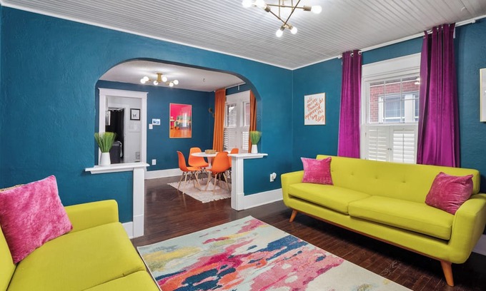 Sycamore Hills Casa | 9 Min to STL Airport Pet-Friendly Getaway w/Fenced Yard