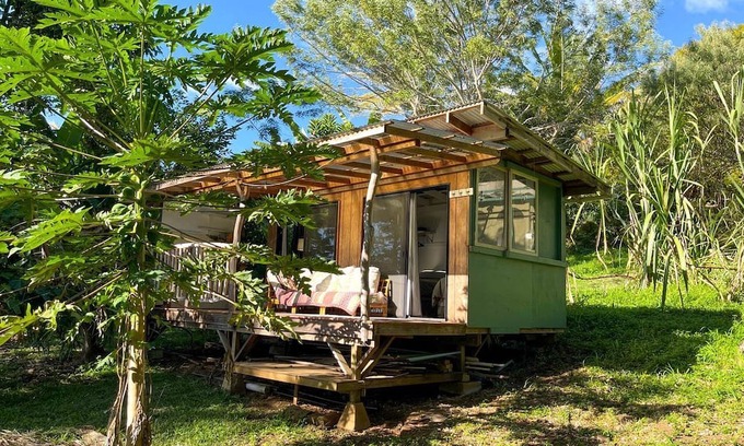 Kealakekua Cabina | Cute Cabin for Two Surrounded by Nature for a Peaceful Getaway in Kealakekua, Hawaii
