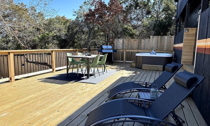 Leander Casa | Unique Tiny House with Hot-tub, Fire Pit and Hiking Trail in Leander, Texas