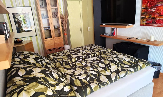 Sinsheim Apartamento | Apartment 'Gabriele' with Wi-Fi and Garden View