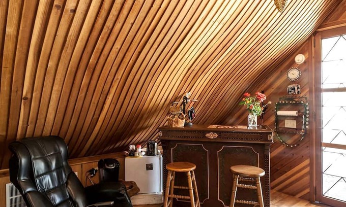 Morongo Valley Casa | Unique Desert Experience for a Romantic Getaway Ideal for Exotic Animal Lovers in Morongo Valley, California.