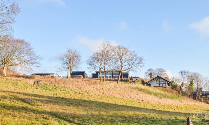 Hjarbæk Casa | Lovely home in Løgstrup with house sea view