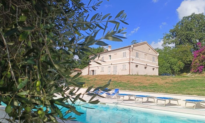 Morro d'Alba Casa | Charming country house with pool among the rolling hills of Morro d'Alba