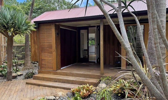Coromandel Casa | Stream-side Cottage, Driving Creek