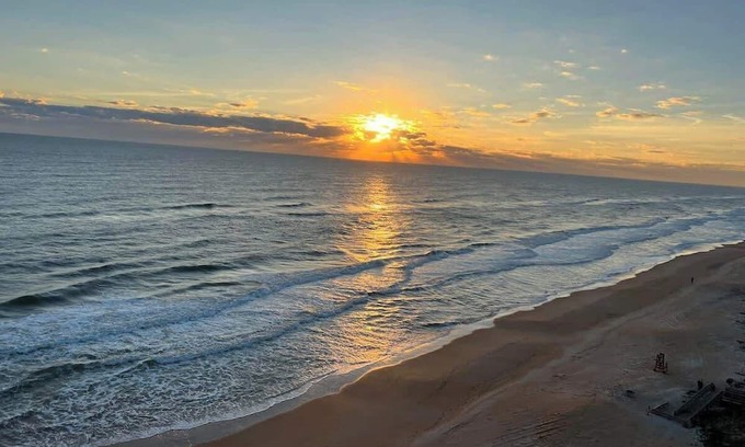 Aquarius Oceanfront Condominio | Ormond Beach Paradise - Steps from no-drive beach