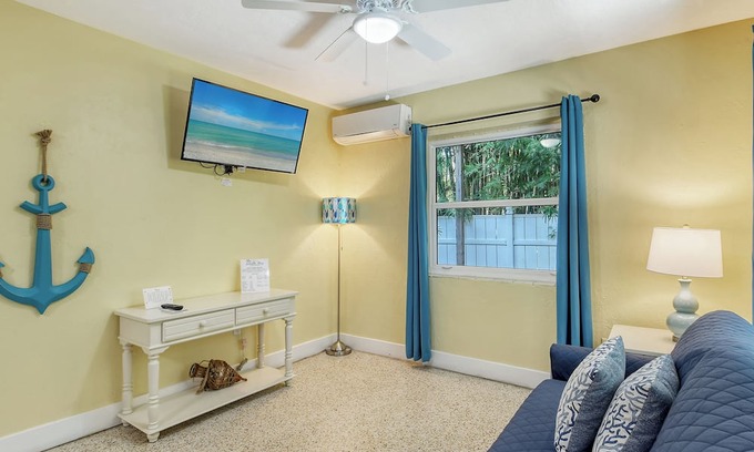 Sarasota Hotel | Siesta Key Palms Hotel - One Bedroom Villa