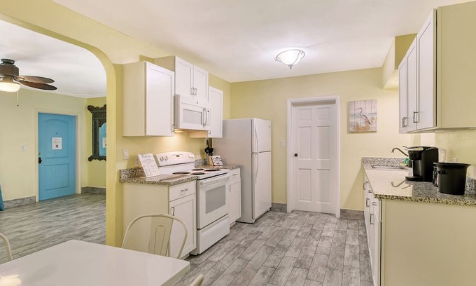 Sarasota Hotel | Siesta Key Palms Hotel - Key Suite