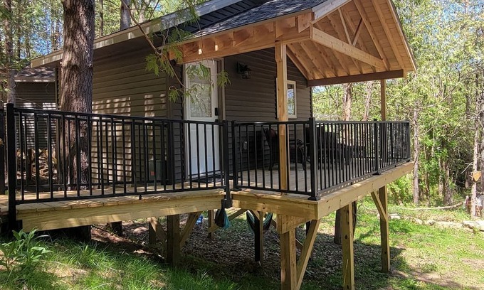 Elba Casa | Rustic Tree House with Woodland Valley Views in Elba, Minnesota