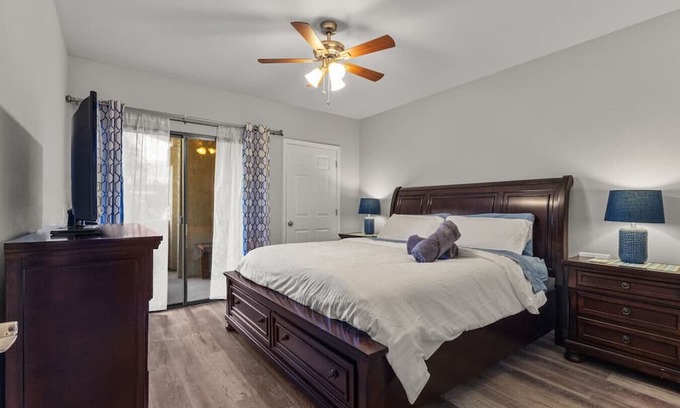 North Scottsdale Apartamento | 1st Floor Condo close to Westworld &TPC + Pool&Spa