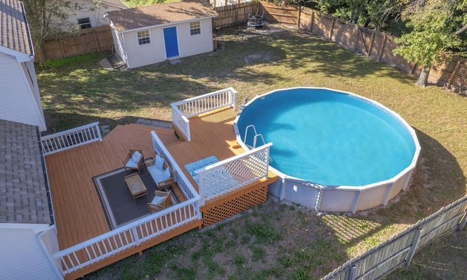 Joplin Casa | Logan Lodge Pool House~ 4 Bedrooms 3 Bathrooms