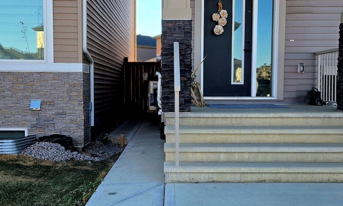 Beaumont Casa | 80's Hollywood Hideway/2BR pet-friendly