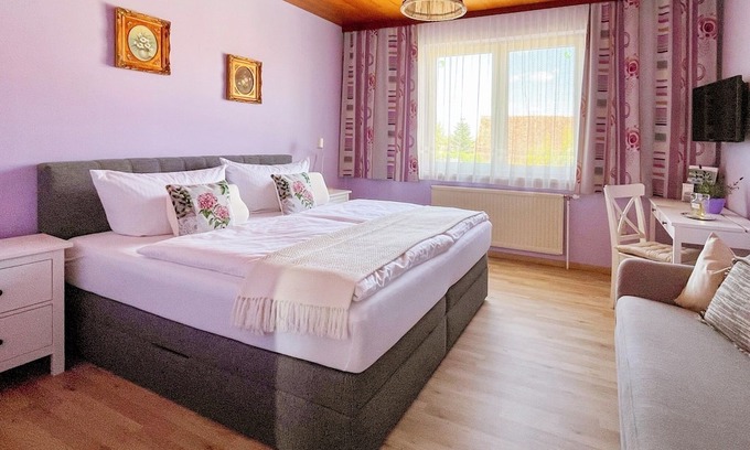 Altenburg Apartamento | Double room garden side (30sqm)