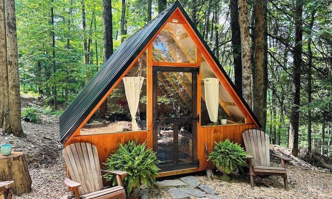 Sidney Cabina | Nama-Stay | A-Frame Glamping Site