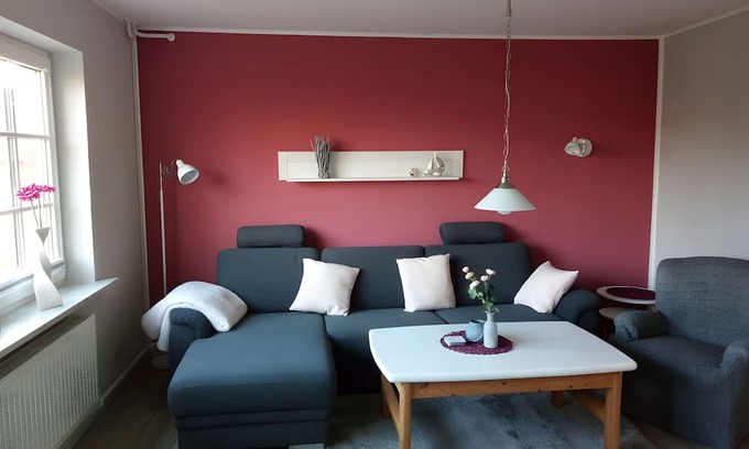 Pellworm Apartamento | Apartment 'Fewo Heimathafen' with Private Terrace, Shared Garden and Wi-Fi